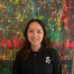 Eliana Galarraga maakt deel uit van het team van praktijk M-Core, een multidisciplinair zorgteam dat gespecialiseerd is in kinesitherapie, osteopathie, causopractie, podologie en NEI-therapie.