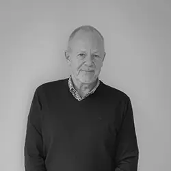 Philip Van Kolen maakt deel uit van het team van praktijk M-Core, een multidisciplinair zorgteam dat gespecialiseerd is in kinesitherapie, osteopathie, causopractie, podologie en NEI-therapie.