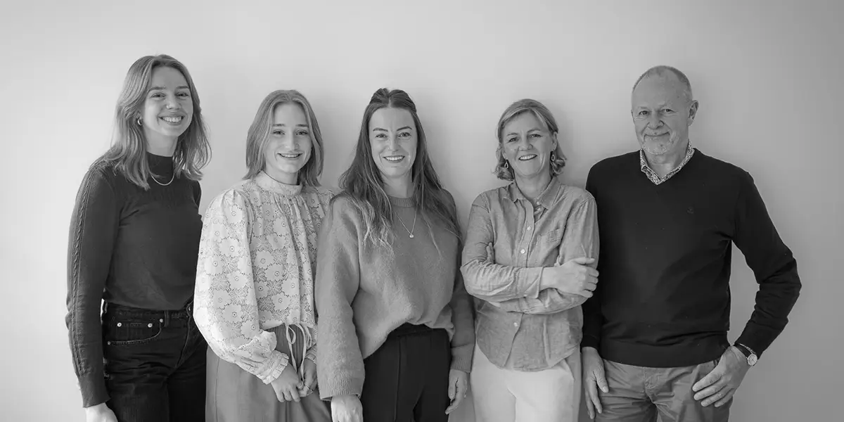 Het team van praktijk M-Core is een multidisciplinair zorgteam dat gespecialiseerd is in kinesitherapie Harmoniewijk, osteopathie Harmoniewijk, causopractie Harmoniewijk, podologie Harmoniewijk en NEI-therapie Harmoniewijk.